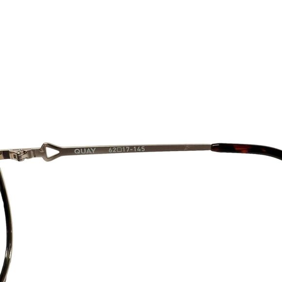 New Quay Australia Main Character Sunglasses Gold Smoke Polarized - Picture 8 of 8